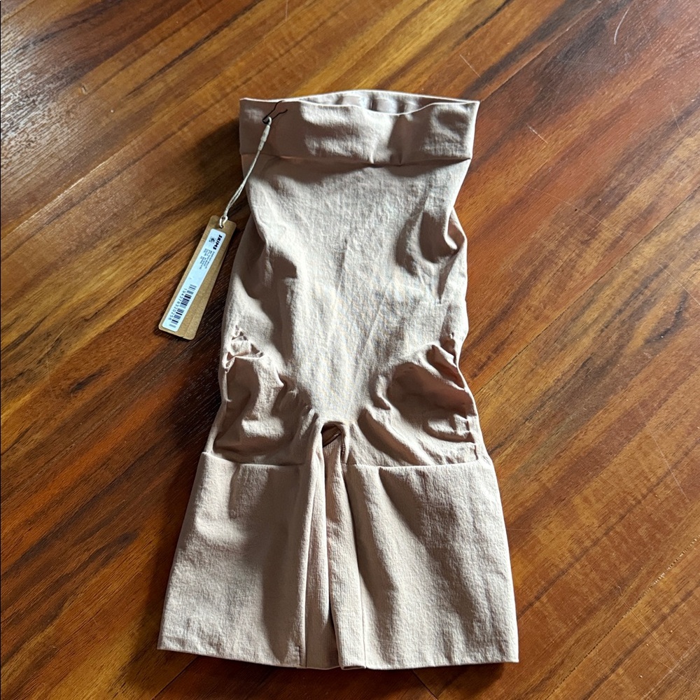 SKIMS High-Waist Shapewear Shorts - Tan - Picture 5 of 7